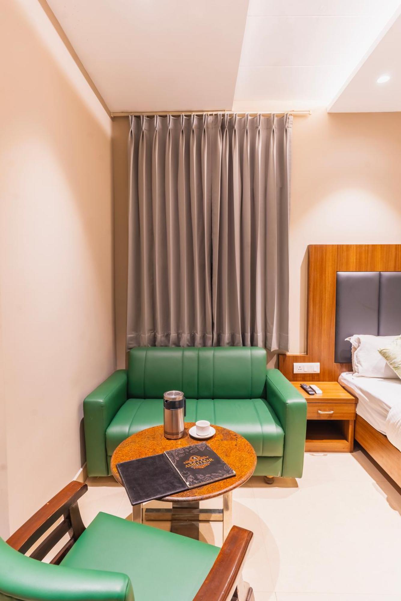 Hotel Amritsar International Exterior foto