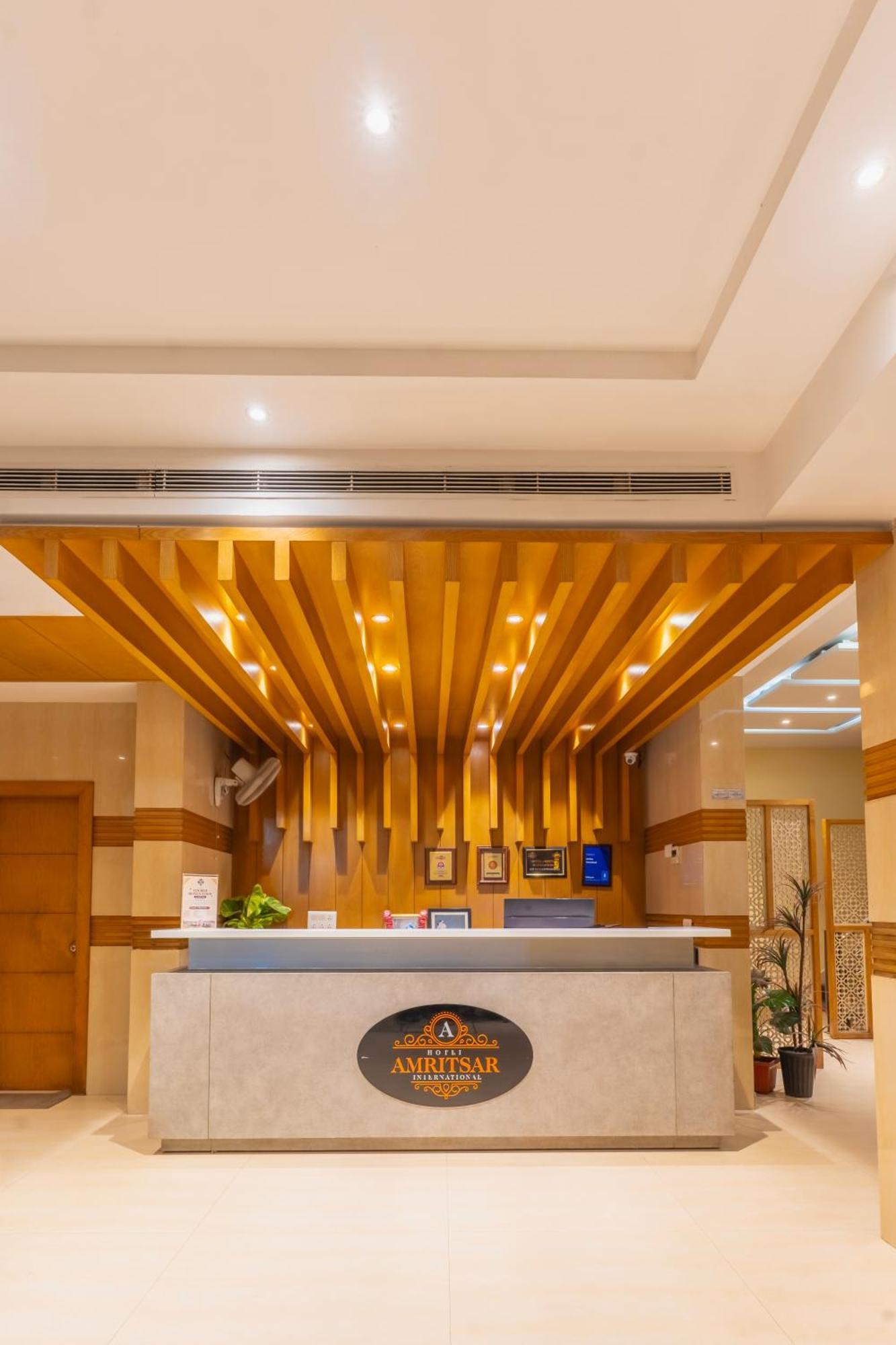 Hotel Amritsar International Exterior foto